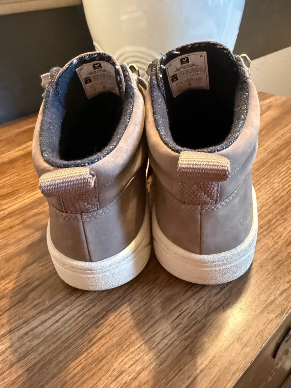 Size US 8 VEJA Roraima Suede Trainers - Oxford Grey/ white